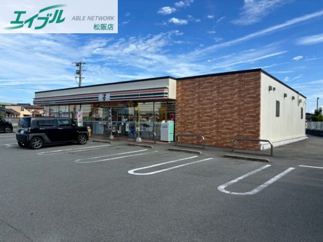 コンビニ　セブンイレブン松阪下村町店（コンビニ）まで187m
