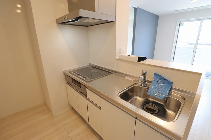 キッチン　対面式システムキッチン（IH仕様）