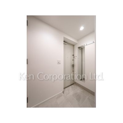 玄関　同タイプ3階のお部屋を撮影。仕様が異なることがあります。