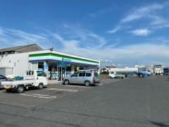 コンビニ　ファミリーマート 総合流通センター北店（コンビニ）まで18m