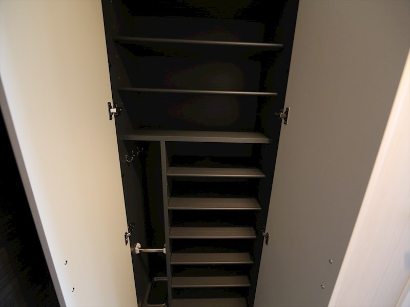 玄関　玄関　シューズボックス付（収納充実してます）