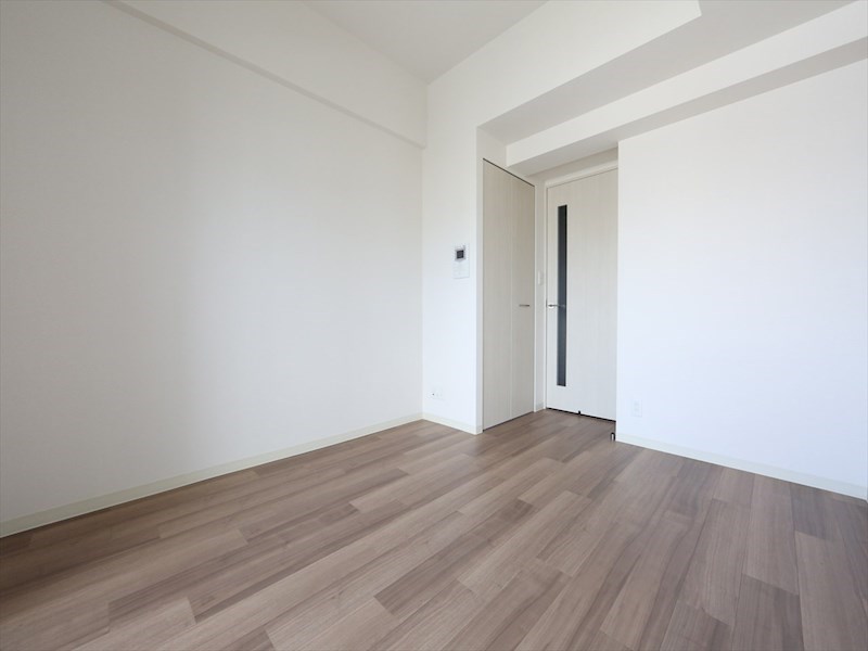 居室・リビング　洋室6.8帖　クローゼット（収納充実してます）