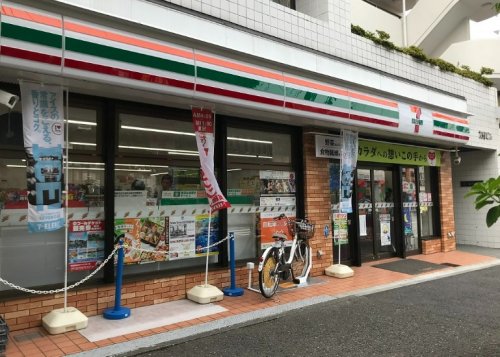 コンビニ　セブンイレブン 横浜南太田店（コンビニ）まで566m