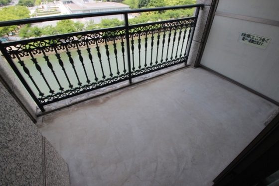 バルコニー　※別号室のお写真です。