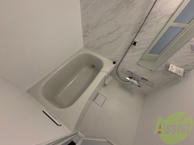 バス・シャワールーム　お風呂になります。一日の疲れを癒してくださいね。