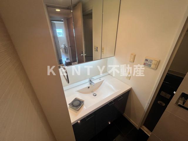 洗面設備　広い洗面スペース