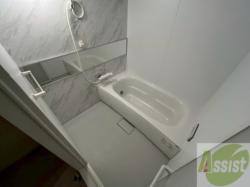 バス・シャワールーム　ユニットバスです。疲れを癒すのに欠かせませんね！