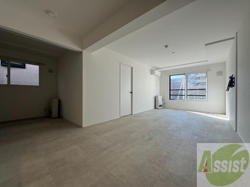 居室・リビング　広くてキレイなお部屋が広がっていて、充実した生活が送れそう。