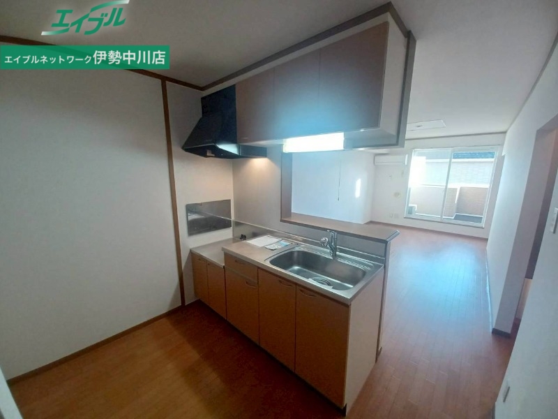 キッチン　同型反転タイプのお写真です