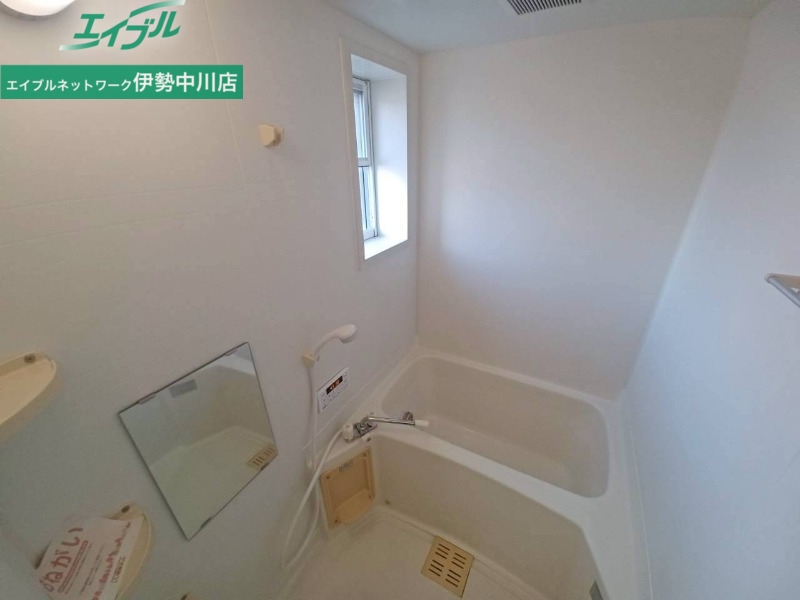 バス・シャワールーム　同型反転タイプのお写真です