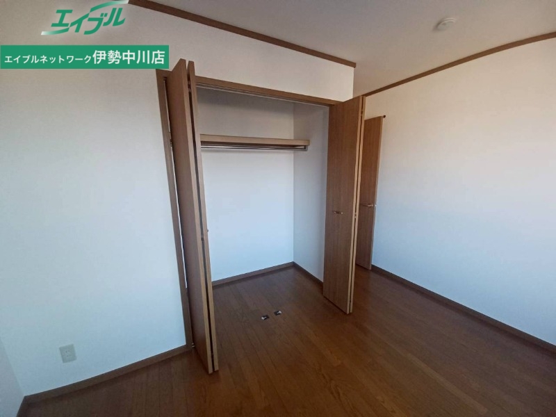 収納　同型反転タイプのお写真です