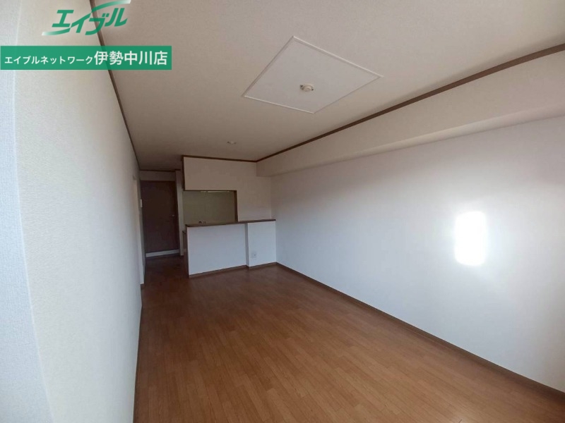 居室・リビング　同型反転タイプのお写真です