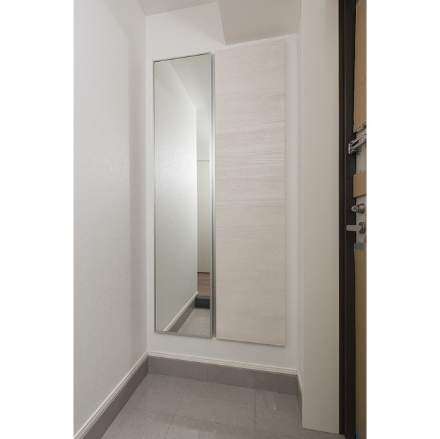 玄関　玄関入口　嬉しい姿見鏡