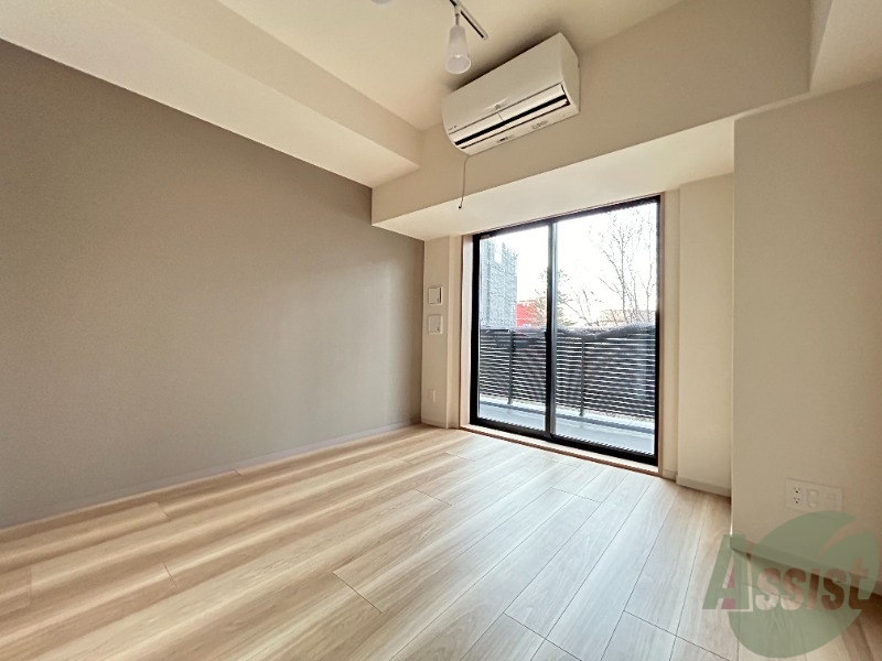 居室・リビング　こちら生活のメインとなる洋室になります。