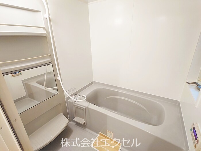 バス・シャワールーム　追い焚き機能付きです。