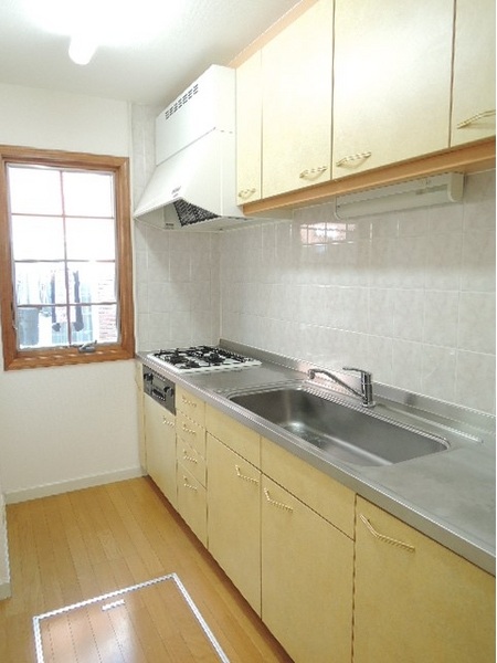 キッチン　広々使える快適な調理スペースです♪