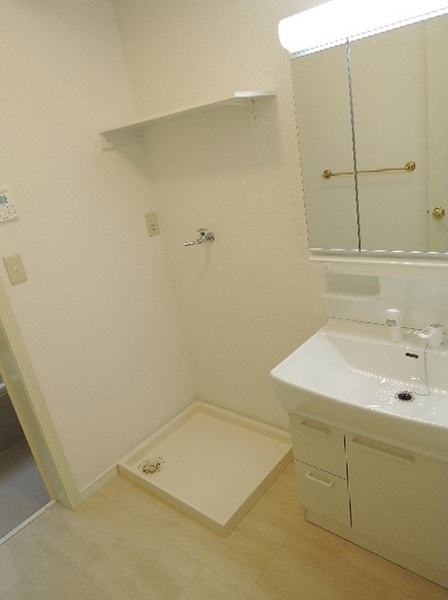 洗面設備　身支度に欠かせない独立洗面台♪