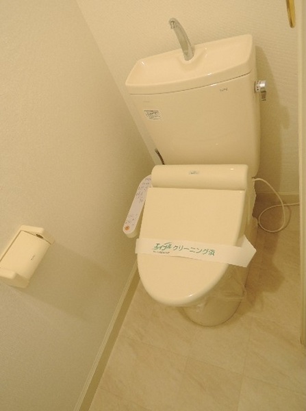 トイレ　嬉しい温水洗浄便座♪