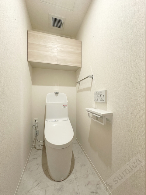 トイレ　温水洗浄便座付き♪♪