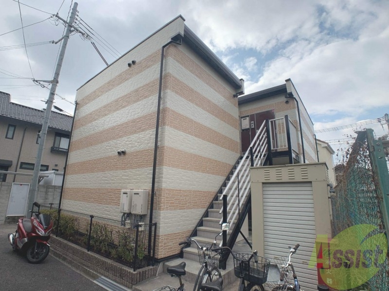 建物外観　２０２２年１２月に外壁塗装いたしました。