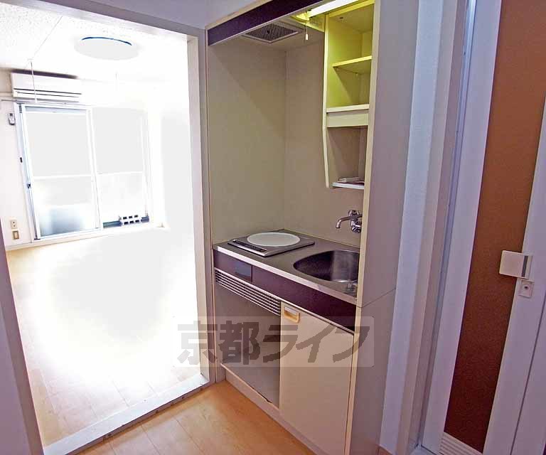 キッチン　コンパクトなキッチン装備