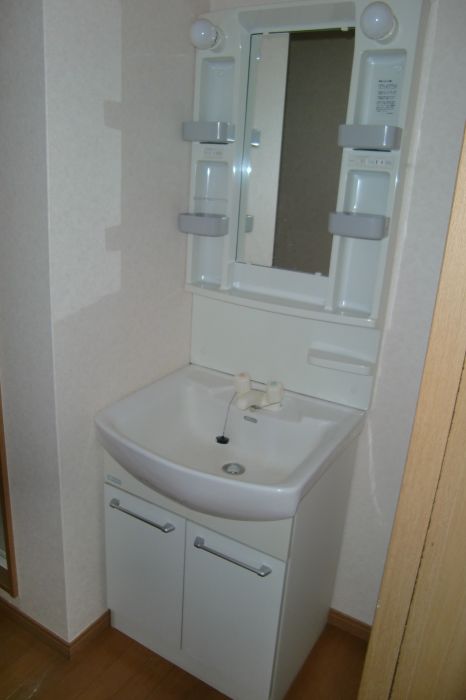 洗面設備　独立洗面台です