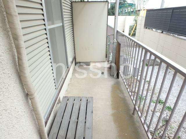 バルコニー　テラス