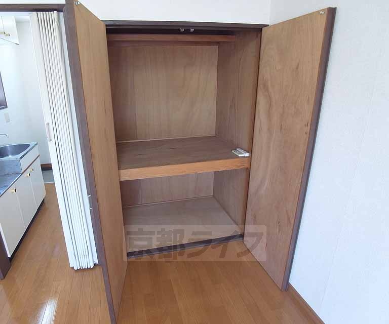 収納　奥行きがありますね。