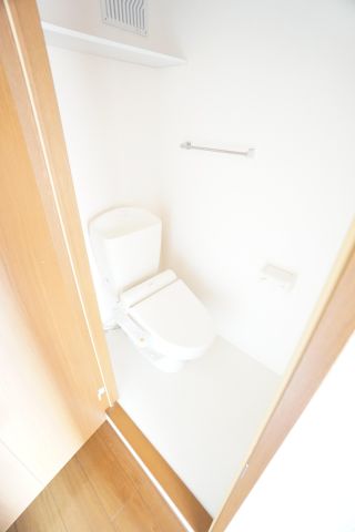 トイレ　※同物件・同タイプの写真です。
