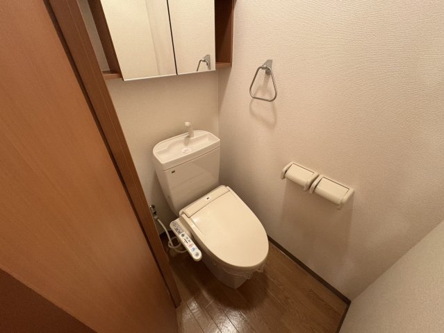 トイレ　ルーエンハイム切戸