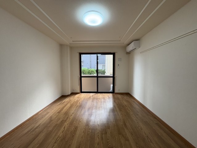 居室・リビング　ルーエンハイム切戸