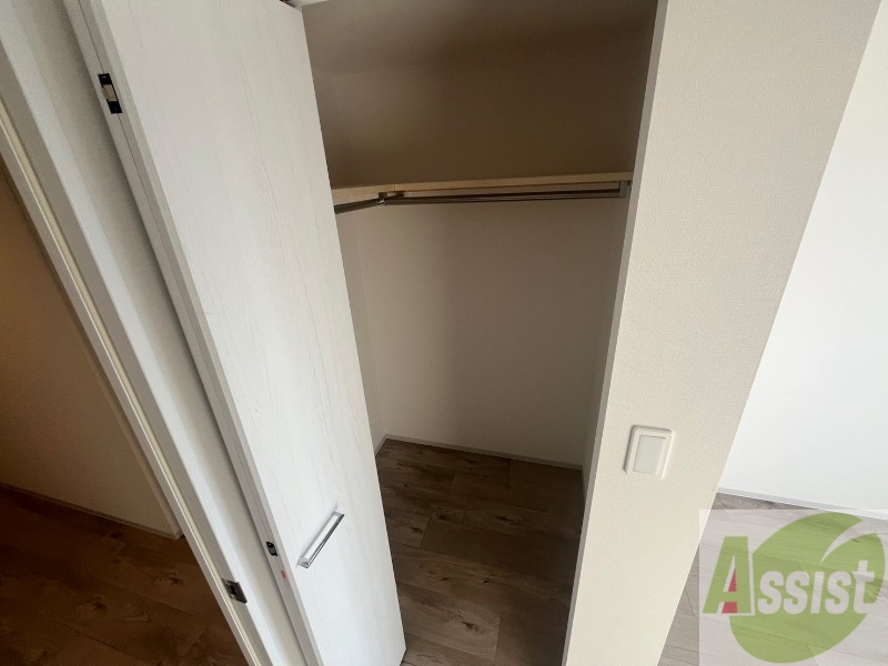 収納　洋室にはクローゼットがあるのですっきり片付きそうです。