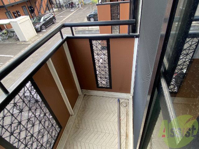 バルコニー　広いバルコニーです。洗濯物が干しやすいですね。