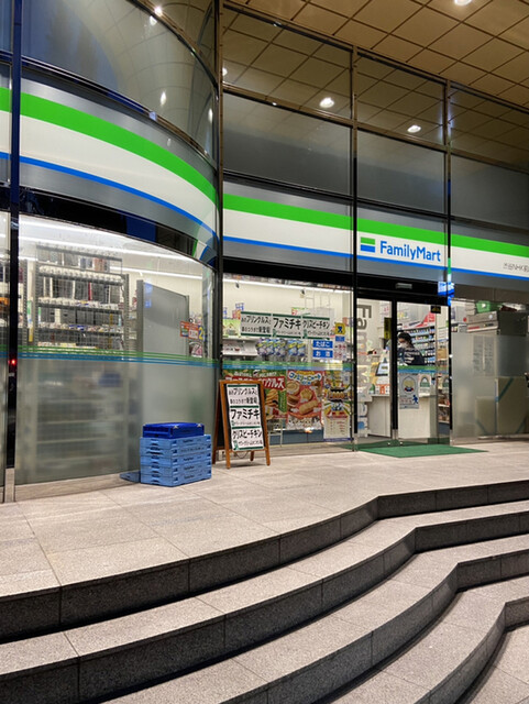 コンビニ　ファミリーマート 渋谷NHK前店（コンビニ）まで117m