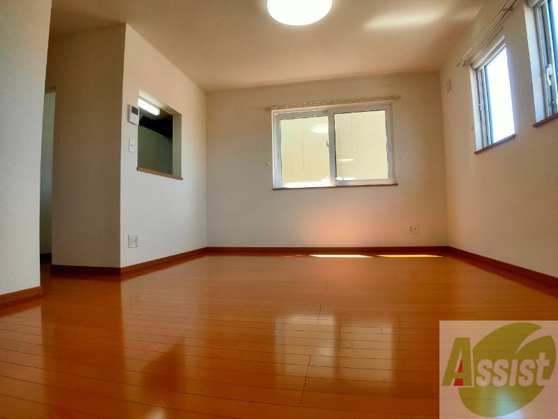 居室・リビング　広くてキレイなＬＤＫが広がっていて、充実した生活が送れそう。