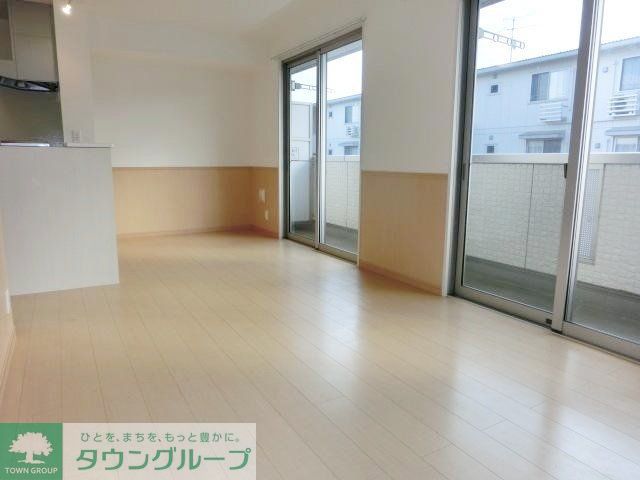 居室・リビング　南向きリビングダイニング