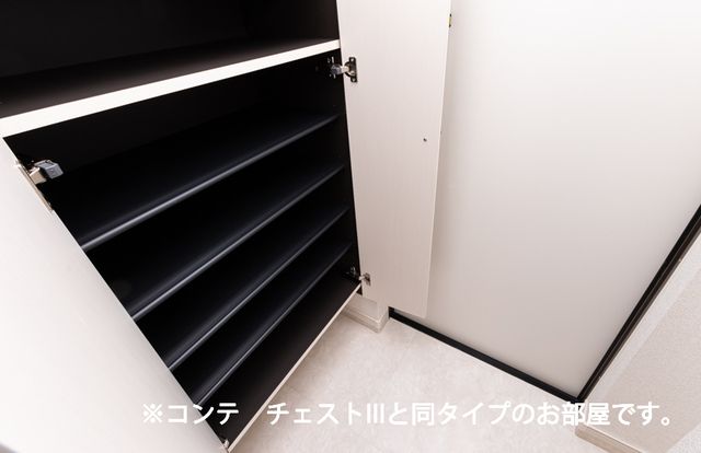 収納　同メーカー施工例