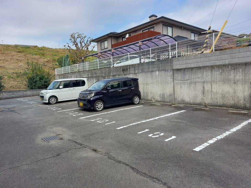 駐車場　駐車場