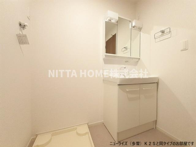 洗面設備　【イメージ写真】シャワー付き洗面台を設置◎