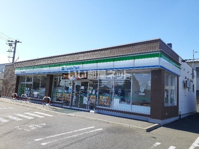 コンビニ　ファミリーマート苫小牧山手町１丁目店（コンビニ）まで496m