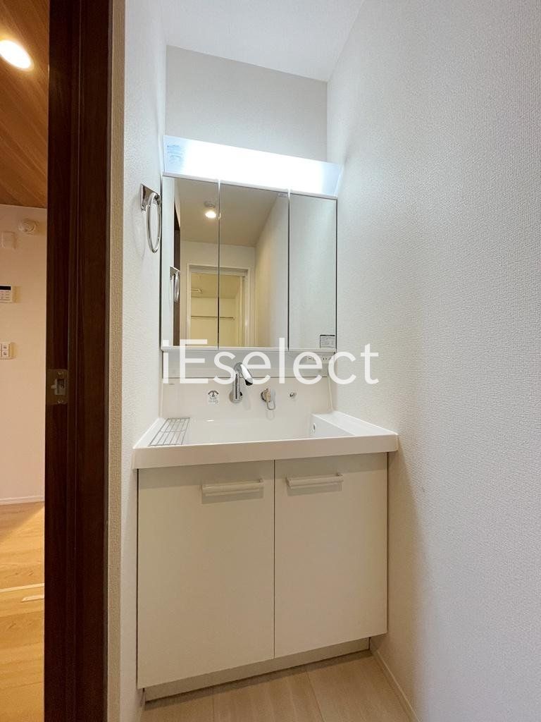 洗面設備　身支度らくらくシャンプードレッサー！