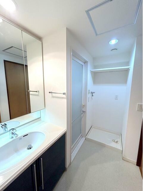 洗面設備　身支度に欠かせない独立洗面台♪