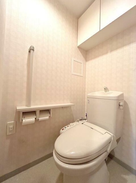 トイレ　嬉しい温水洗浄便座♪