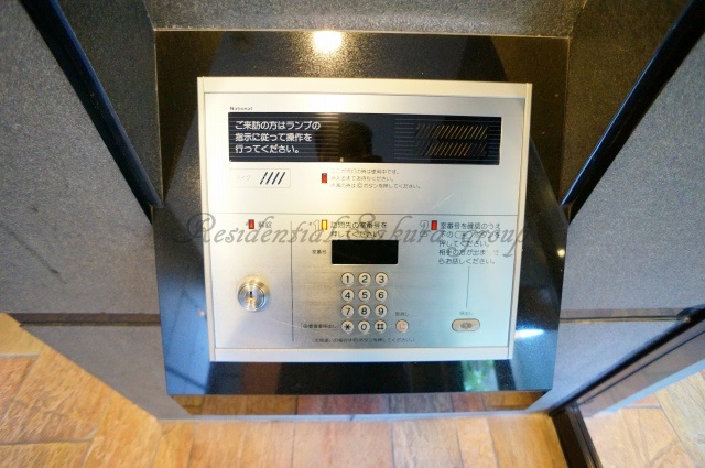 セキュリティ　女性の方でも安心のモニター付きオートロック♪