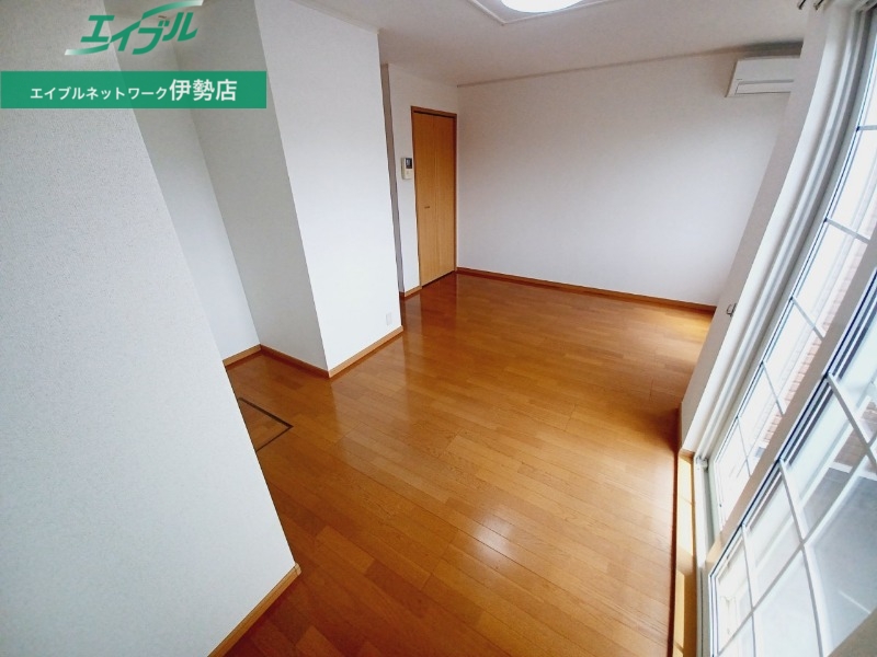 居室・リビング　同タイプの部屋写真です