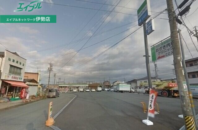 コンビニ　ファミリーマート近鉄宮町駅前店（コンビニ）まで931m