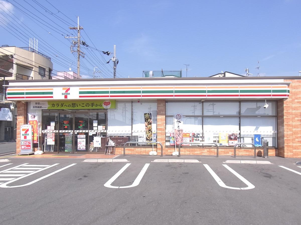 コンビニ　セブンイレブン 東大阪下六万寺町店（コンビニ）まで605m