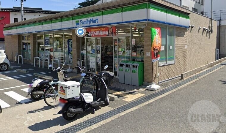 コンビニ　ファミリーマート吹田千里山高塚店（コンビニ）まで520m