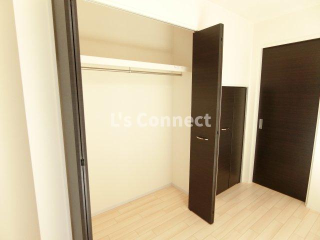 収納　クローゼットでお荷物もすっきり収納。