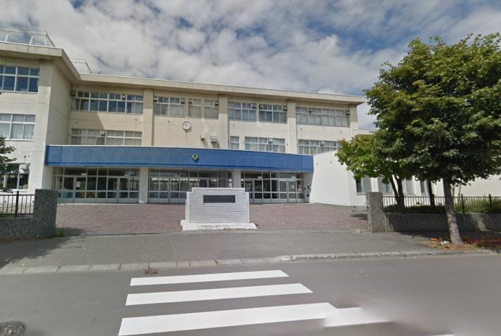 中学校　篠路西中学校（中学校）まで543m